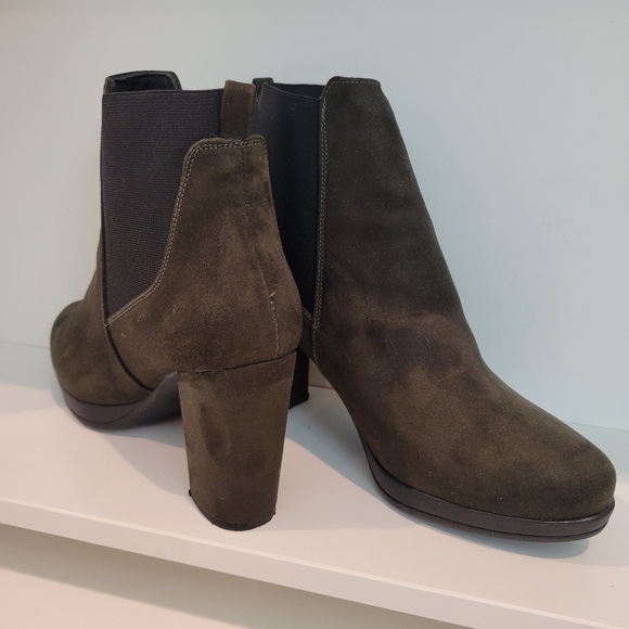 Booties - Picture 4 of 5